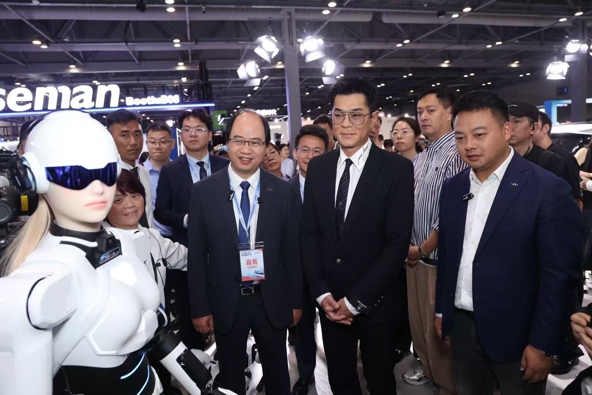 C:\Users\User\Desktop\確認信息\【新聞稿】奇瑞汽車全品牌矩陣重磅亮相香港車博會，開啟全球化新能源新征程\配圖\4.jpg